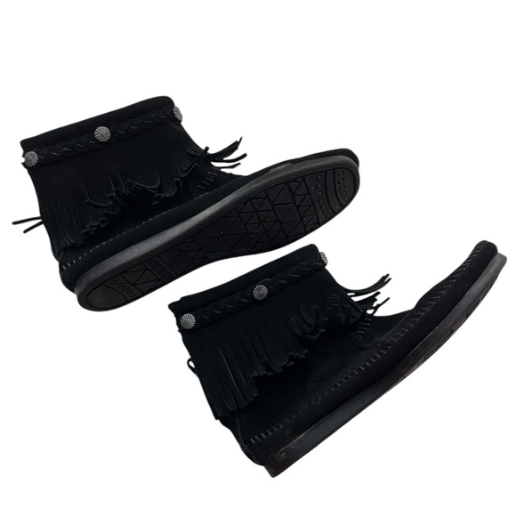 Minnetonka Black Fringe,Suede,Short Ankle Boots,Studded,soft sole boots,7 1/2 - Picture 6 of 9
